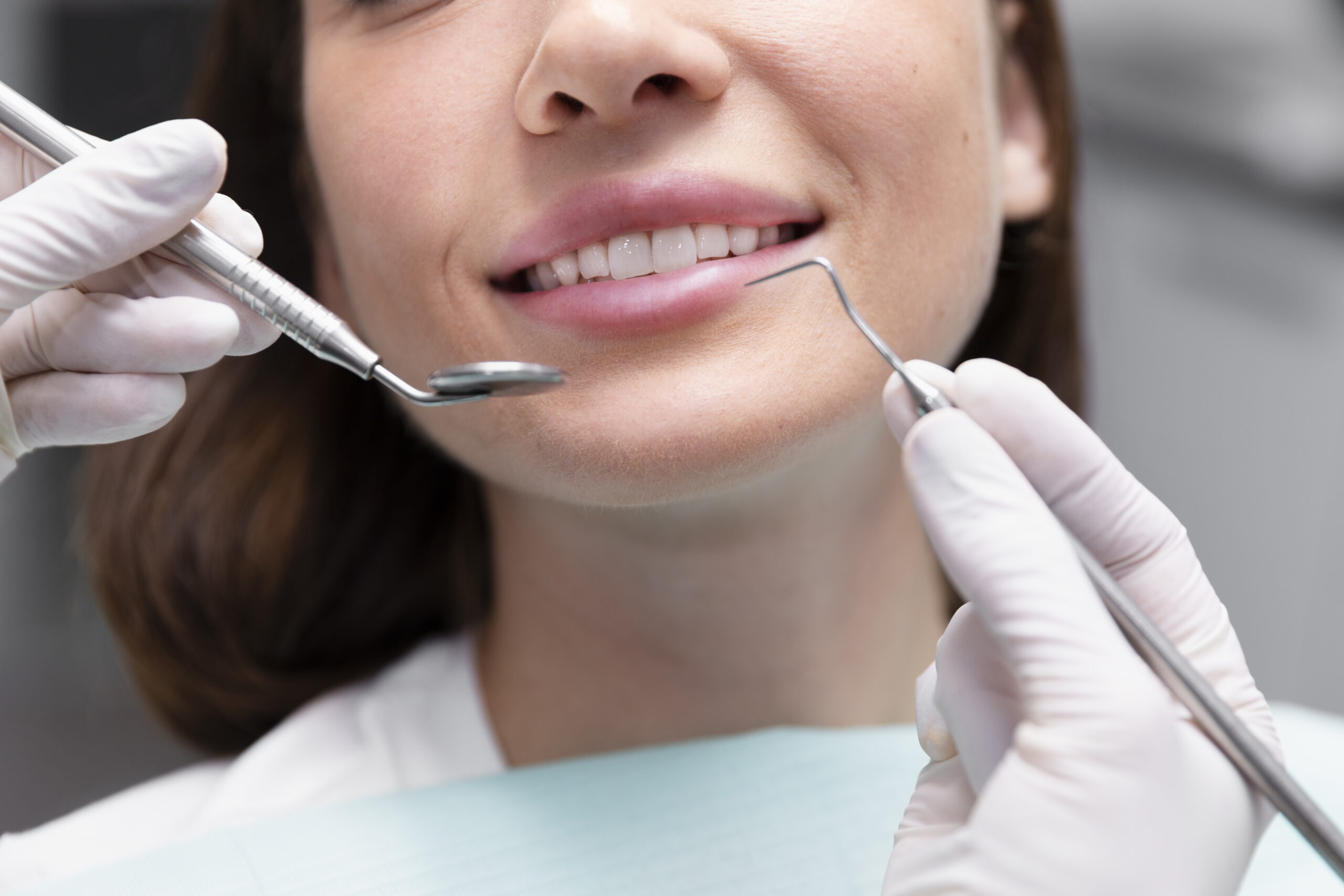 smiley-patient-bei-termin-hautnah